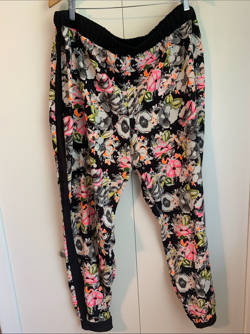 Forever 21+ Multicoloured Watercolour Floral Print Jogger Style Pants Size 3X